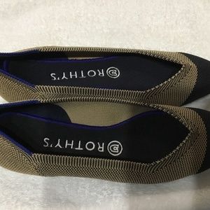 Rothy’s flats Black and Tan